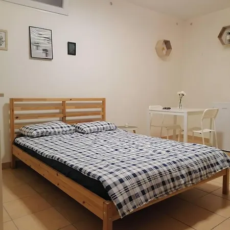 Basement Flat In The City Center!! Prague
